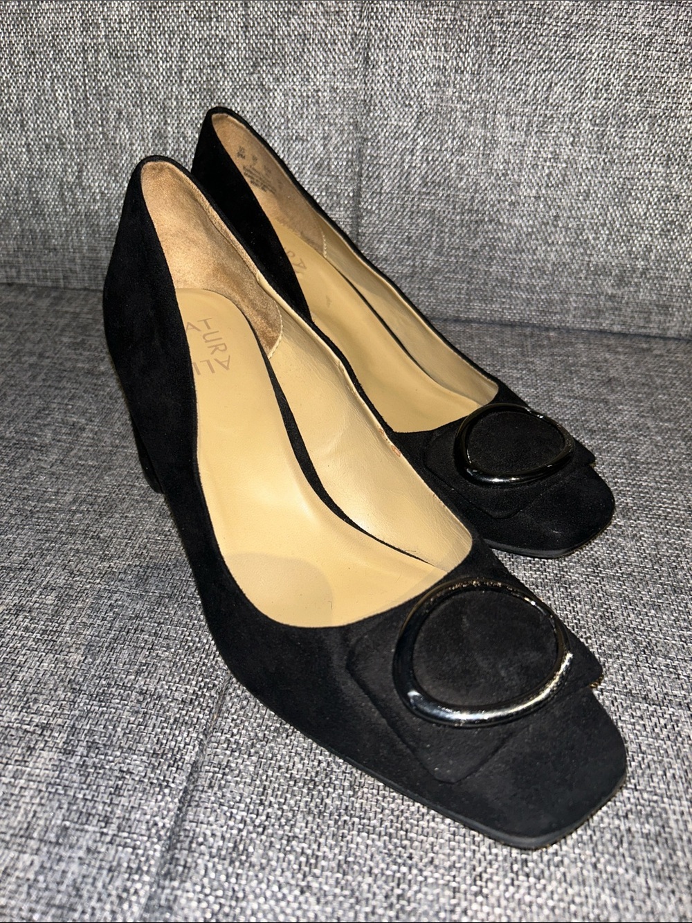 NEW - Naturalizer WINONA -  Black Suede Heels with Decorative Round Buckle